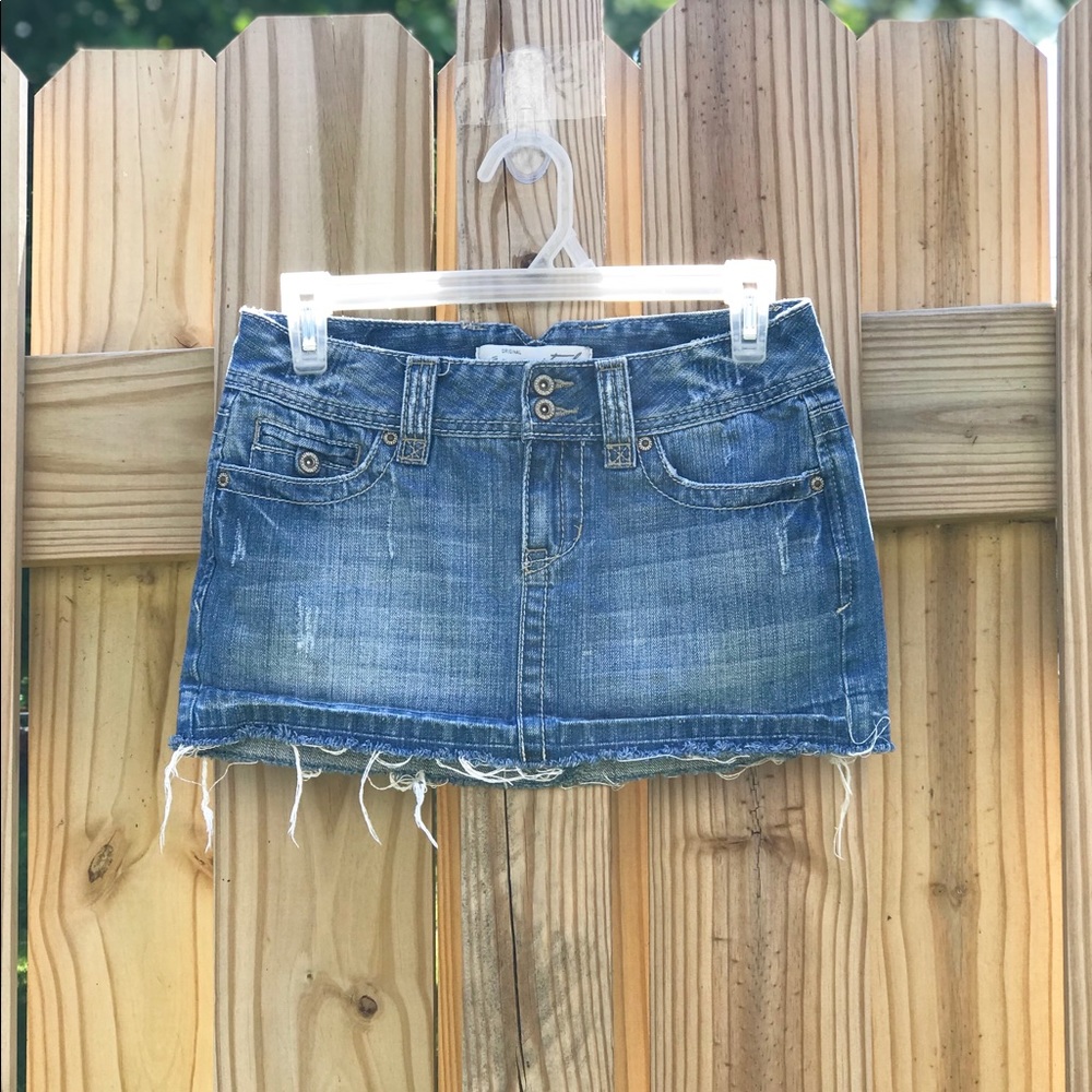 Aeropastale raw edge hem denim mini skirt
